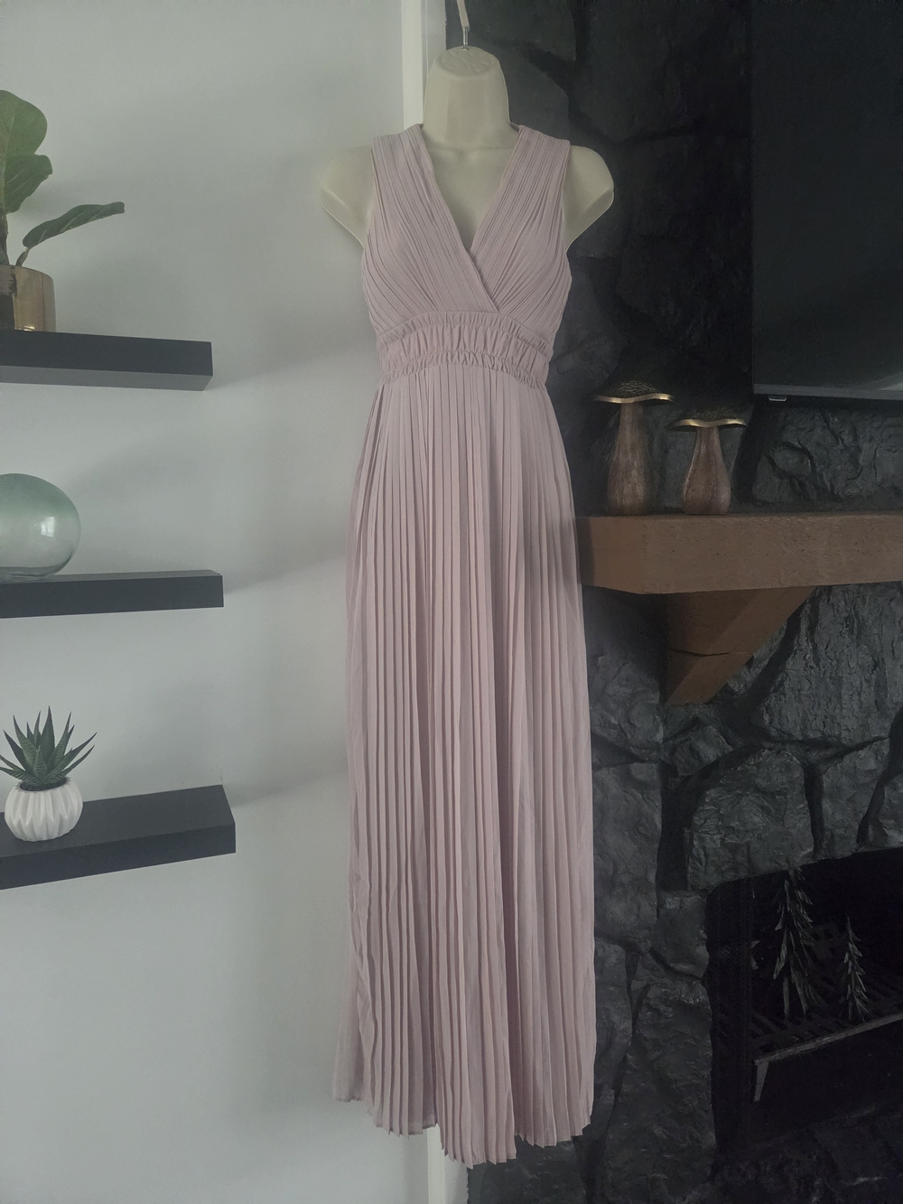 Pleated V-Neck Maxi Dress in Light Mauve